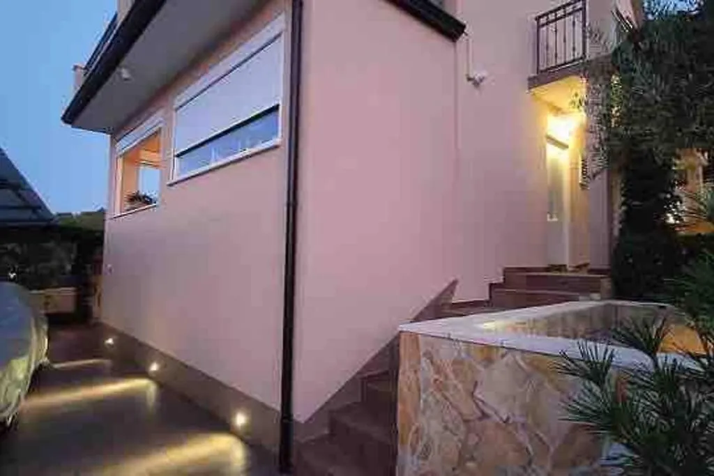 Villa Mala - Pool - Jacuzzi - 5 Min. Zum Meer Croatia